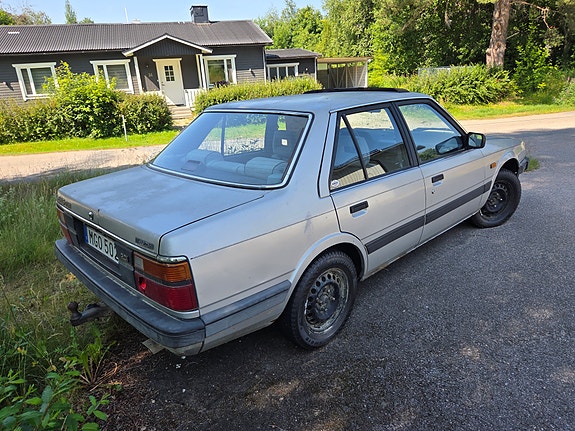 Mazda 626 2 of 5