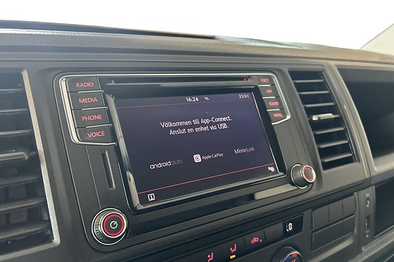 Volkswagen Caravelle 25 of 26