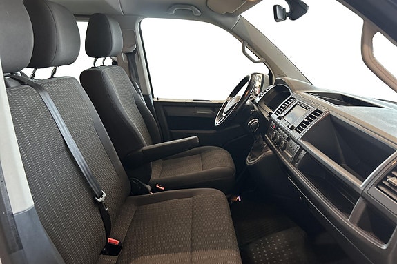 Volkswagen Caravelle 14 of 26