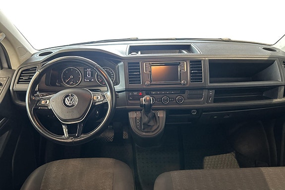 Volkswagen Caravelle 11 of 26
