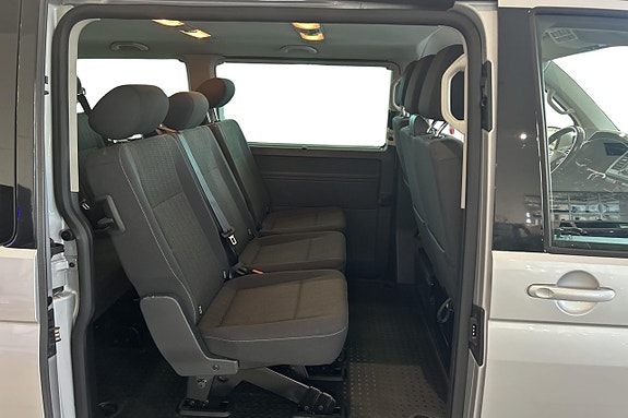 Volkswagen Caravelle 15 of 26
