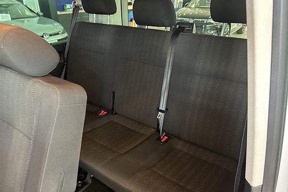 Volkswagen Caravelle 19 of 26