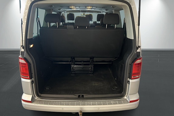 Volkswagen Caravelle 17 of 26