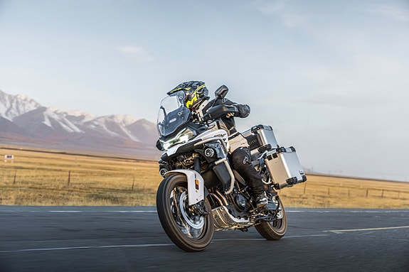 CFMOTO 800MT EXPLORE-ES  Nyhet 12 of 13