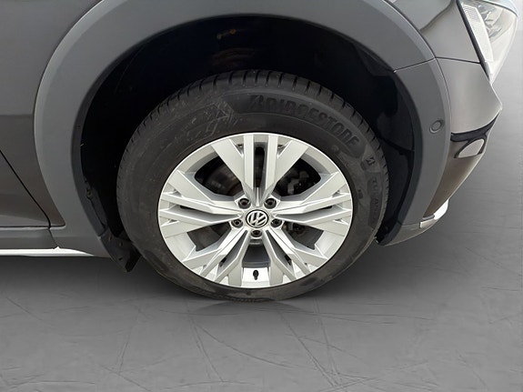 Volkswagen Passat Alltrack 28 of 28