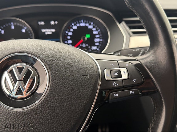 Volkswagen Passat Alltrack 18 of 28
