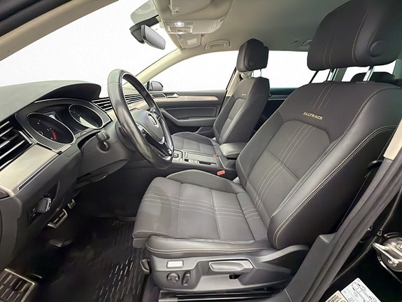 Volkswagen Passat Alltrack 10 of 28