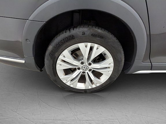 Volkswagen Passat Alltrack 27 of 28