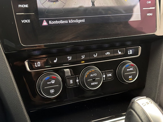 Volkswagen Passat Alltrack 20 of 28