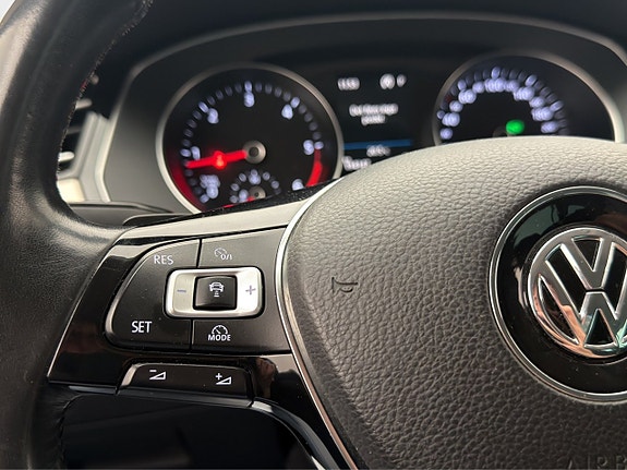Volkswagen Passat Alltrack 16 of 28