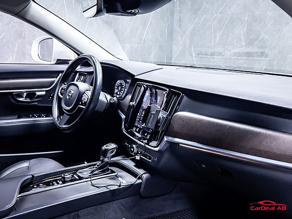 Volvo V90 Cross Country 13 of 30