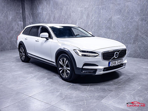 Volvo V90 Cross Country 9 of 30