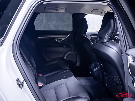 Volvo V90 Cross Country 16 of 30