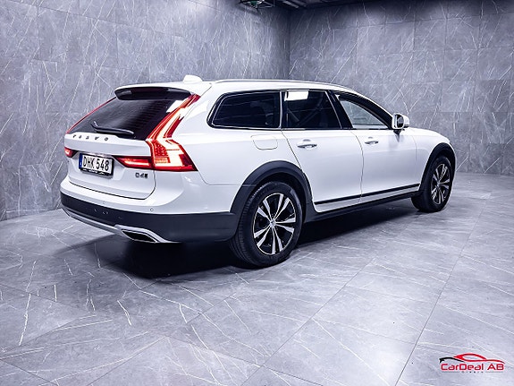 Volvo V90 Cross Country 7 of 30