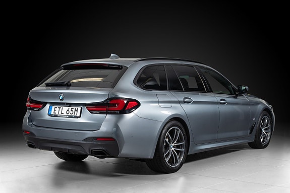 BMW 520d 2 of 5