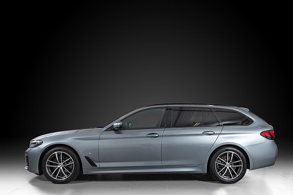 BMW 520d 3 of 5