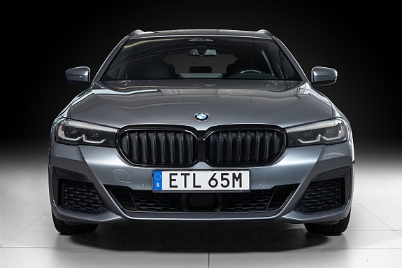 BMW 520d 4 of 5