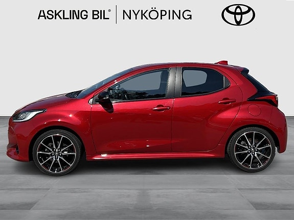 Toyota Yaris 4 of 5