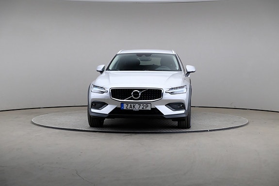 Volvo V60 Cross Country 3 of 5