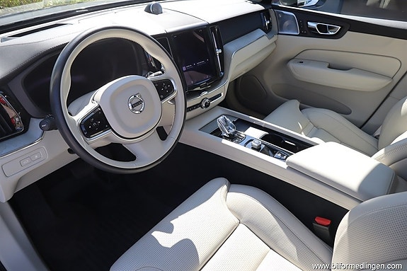 Volvo XC60 7 of 26