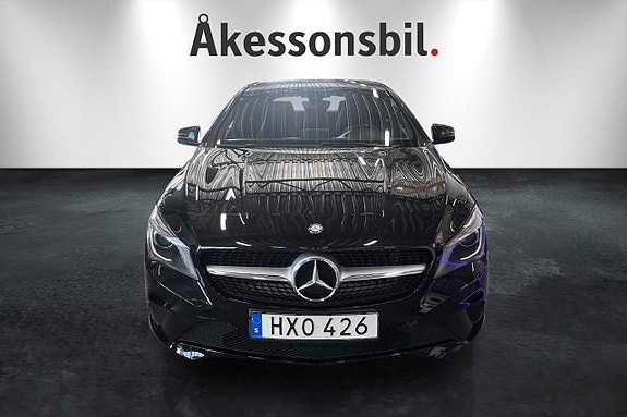 Mercedes-Benz CLA200 2 of 5