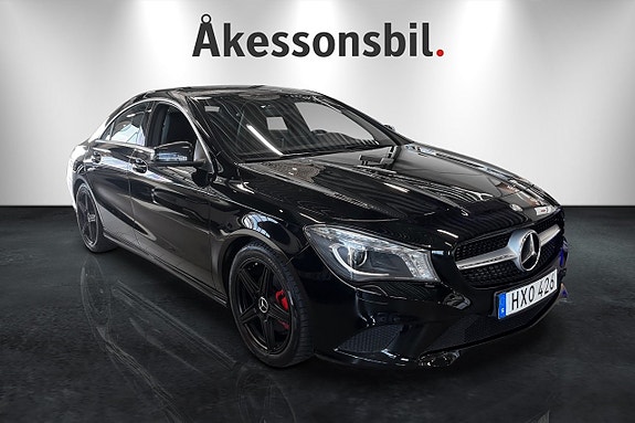 Mercedes-Benz CLA200 3 of 5