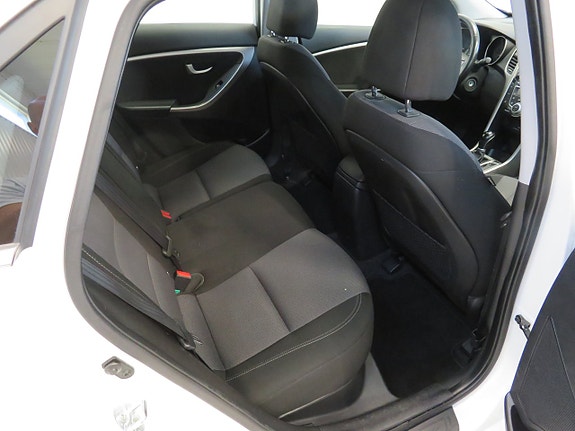 Hyundai i30 3 of 7