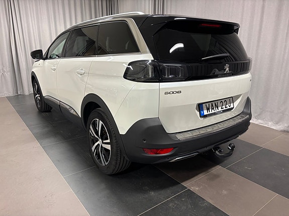 Peugeot 5008 3 of 19