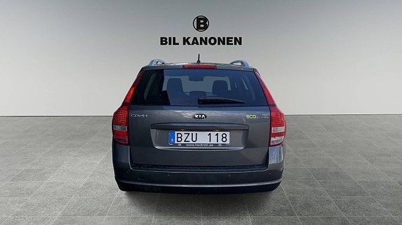 Kia Ceed 4 of 10