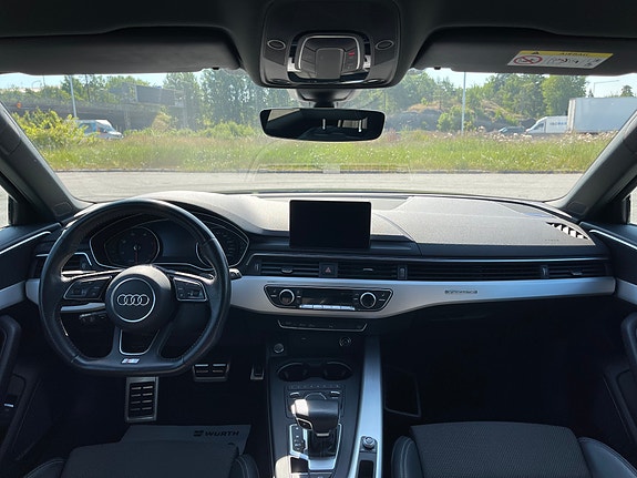 Audi A4 4 of 5
