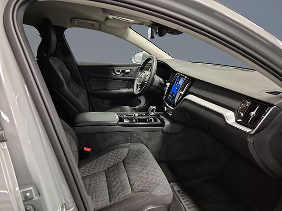 Volvo V60 7 of 12
