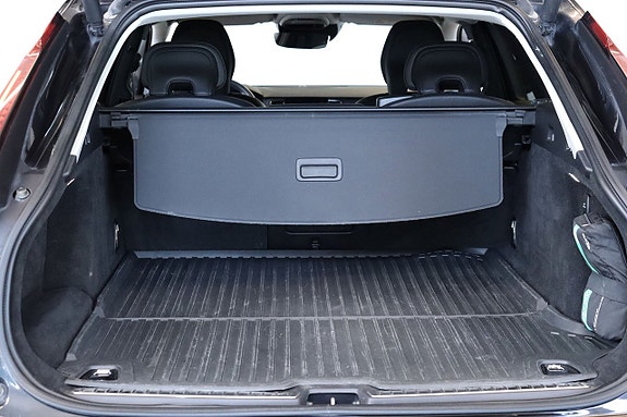 Volvo V90 Cross Country 16 of 17
