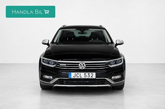 Volkswagen Passat Alltrack 2 of 5