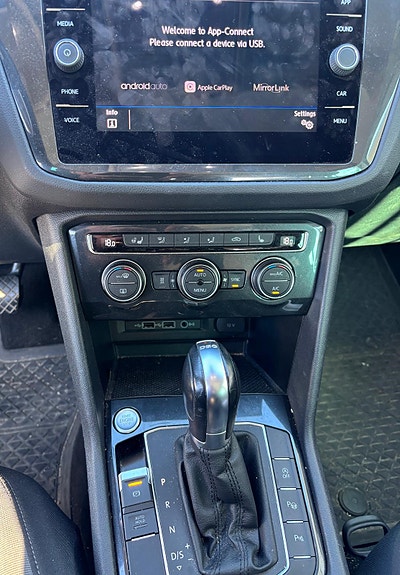 Volkswagen Tiguan 2 of 7