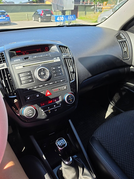 Kia Ceed 4 of 5