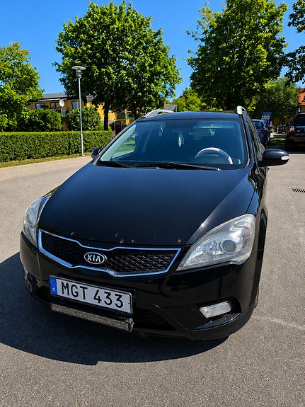 Kia Ceed 2 of 5