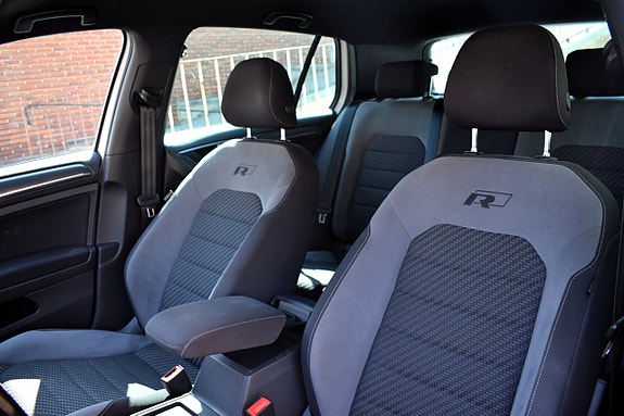 Volkswagen Golf VII 8 of 14