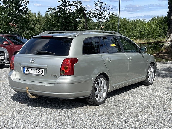 Toyota Avensis 3 of 19