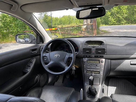 Toyota Avensis 9 of 19