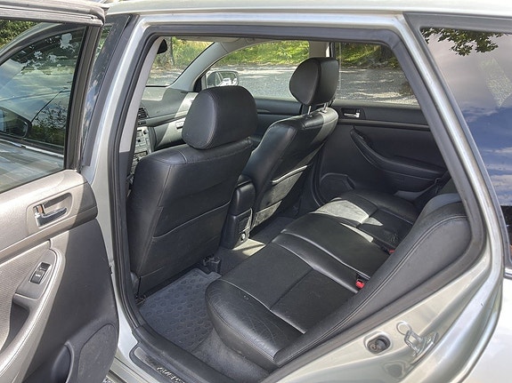 Toyota Avensis 15 of 19