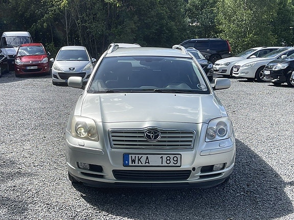 Toyota Avensis 5 of 19