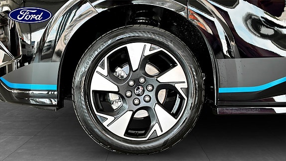 Ford E-Custom 9 of 11