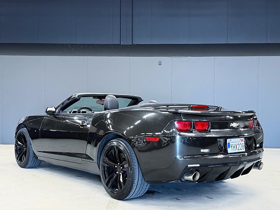 Chevrolet Camaro 14 of 16