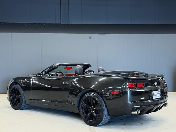 Chevrolet Camaro 12 of 16