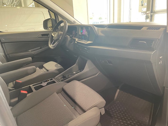 Volkswagen Caddy Maxi 2 of 3
