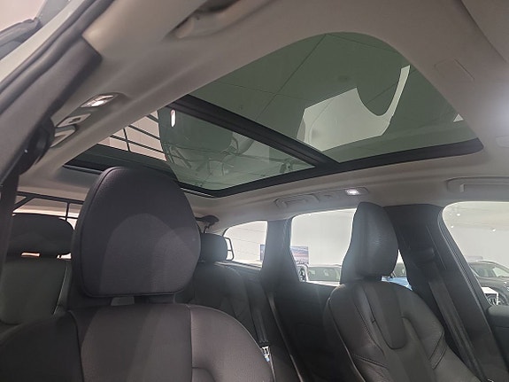 Volvo XC60 13 of 13