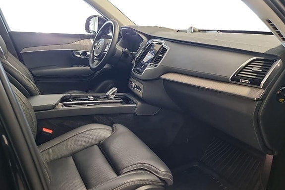 Volvo XC90 7 of 22