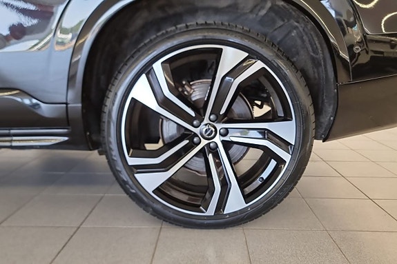 Volvo XC90 17 of 22