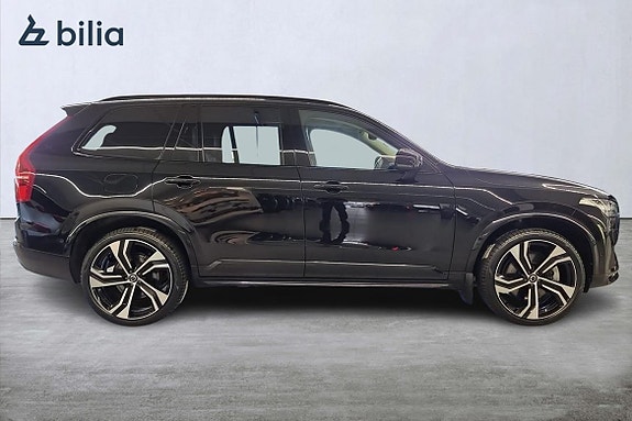 Volvo XC90 18 of 22