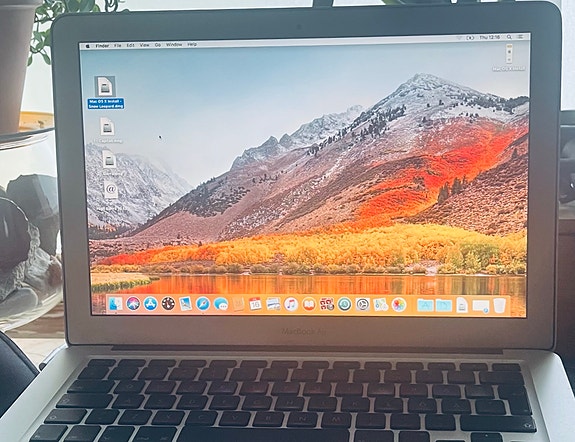 Apple MacBook Air 13 tum silver laptop image 2